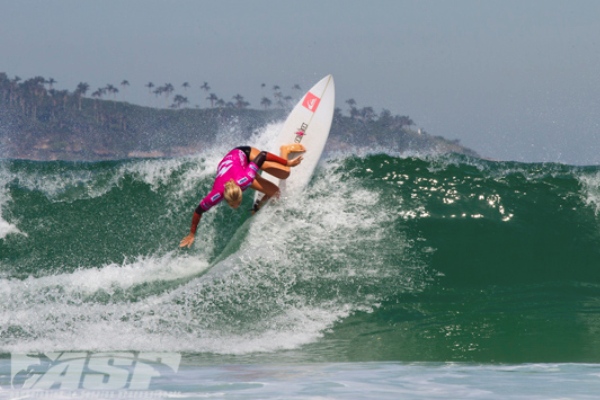 Stephanie Gilmore (AUS), 24, four time ASP Women?s World Champion, took out her Billabong Rio Pro Round 2 heat over veteran competitor Melanie Bartels (HAW), 30, while posting the day?s highest heat-total of 16.70 out of 20.