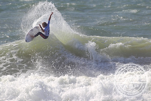 Conner Coffin took a dominant Round 1 heat win at the Cascais Billabong Pro today.