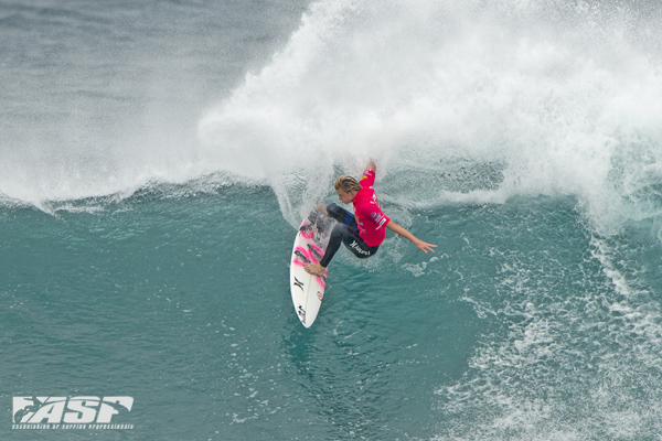 Kolohe Andino (USA), was one of yesterday's standout surfers and advanced into the Round of 48. Pic ASP/Robertson. 