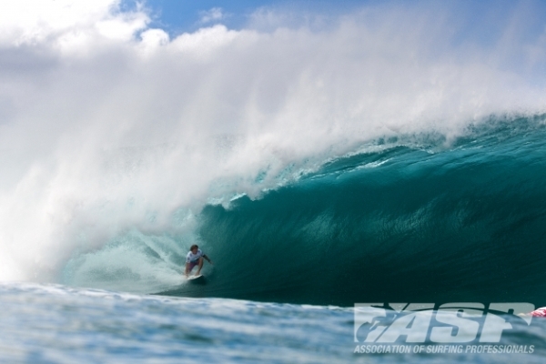 Yadin Nicol (AUS), 27, will be fighting for his spot amongst next year's elite today at the Billabong Pipe Masters in Memory of Andy Irons.