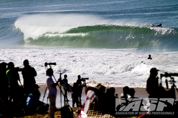 The Rip Curl Pro Portugal will await the return of cleaner conditions before recommencing competition.