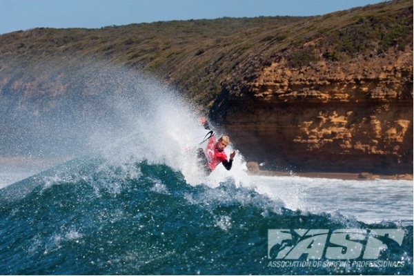 Mick Fanning (AUS), 30, two-time ASP World Champion and former Rip Curl Pro Bells Beach winner (2001), was in sizzling form throughout both his Round 3 and 4 heats, posting an 18.46 and an 18.20, firmly cementing himself as the form surfer of the day.