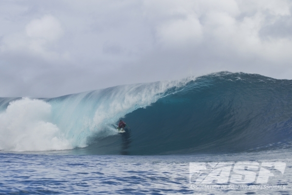 Michel Bourez (PYF), 26, the lone Tahitian in the elite ASP Top 34, will battle Gabriel Medina (BRA), 18, and Adam Melling (AUS), 27, in Round 1 of the Billabong Pro Tahiti.