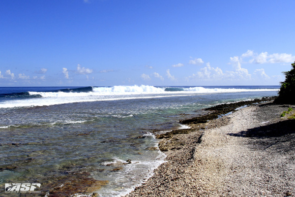 Powerful polynesian surf at Rangiroa. Pic ASP/Will H-S