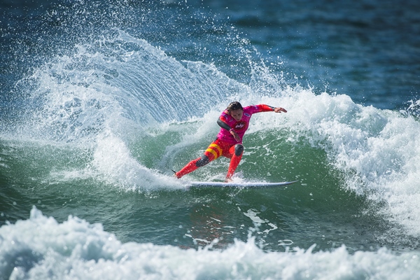 Carissa Moore (HAW), 21, in sizzling form on Day 1 of the EDP Cascais Girls Pro pres. by Billabong.