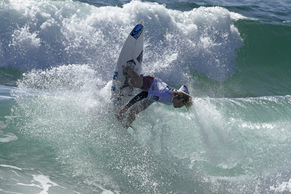 Blaine Robinson going through the lip and into the next Round. Pic Surfing NSW/Smith