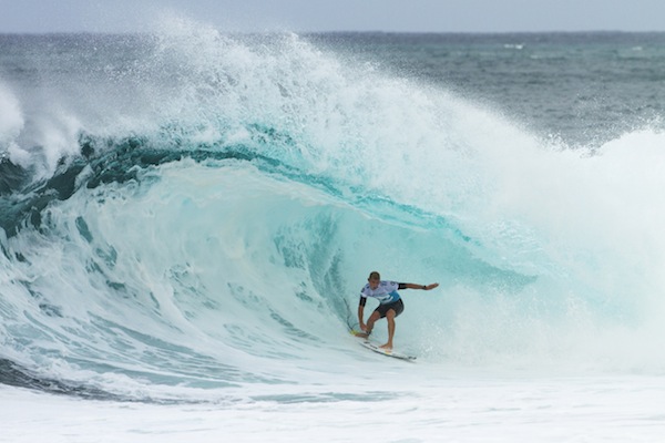 Mick Fanning (AUS), 32, will look to win a 3rd ASP World Title at the Billabong Pipe Masters. 