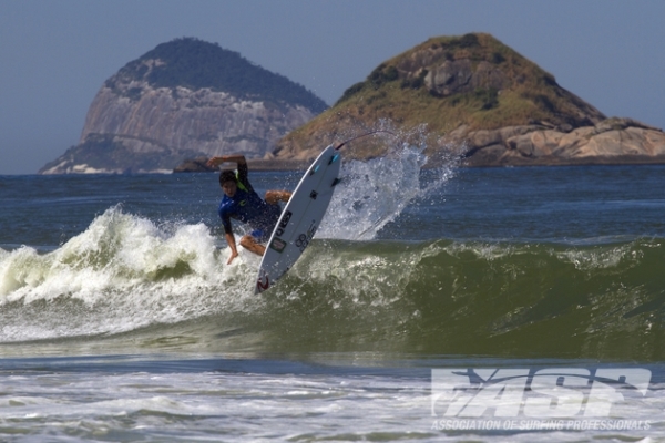 Small surf, but big moves from Gabriel Medina (BRA), 19, as the Billabong Rio Pro calls another lay day.
