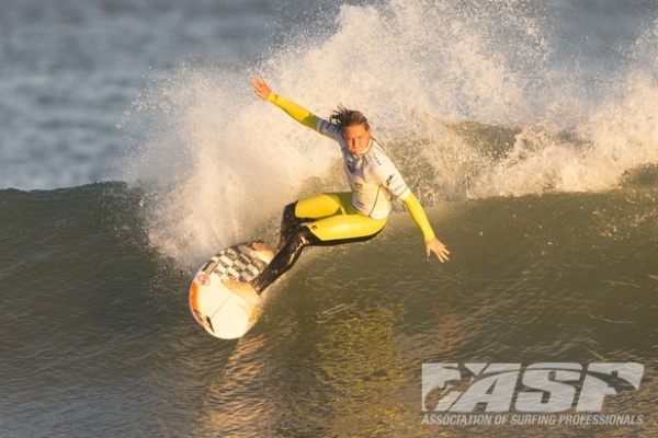 Courtney Conlogue (USA), 21, has claimed the 2013 TSB Bank NZ Surf Festival.