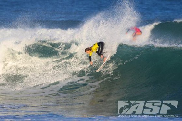 Rebecca Woods (AUS) destroyed the perfect lefts on offer in Le Penon today.