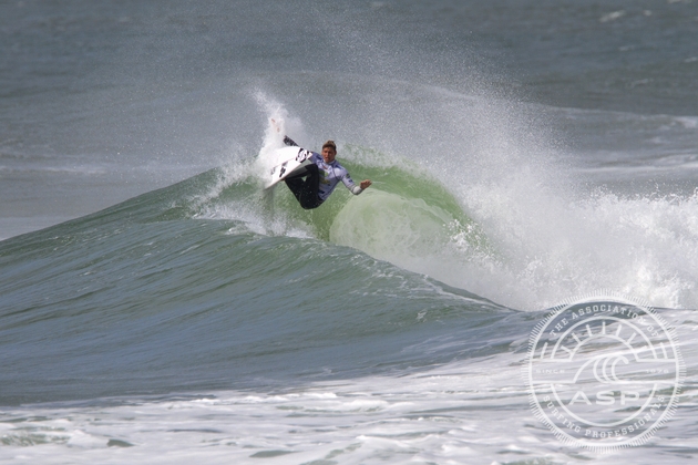 South African Slade Prestwich will battle Brazilian favorite Gabriel Medina in Quarterfinal No. 3 of the HD World Junior Championships pres. by Devassa.