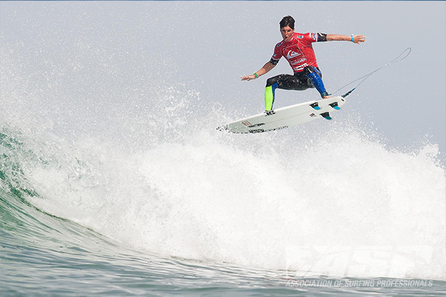 Gabriel Medina's air game has proved very efficient in the past in France and afforded him another heat win today.