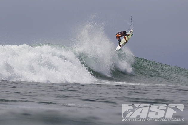 Miguel Pupo (BRA), 21, will take on fellow goofy-footer Fred Patacchia (HAW), 31, in Heat 10 Round 2 of the Hurley Pro at Trestles.