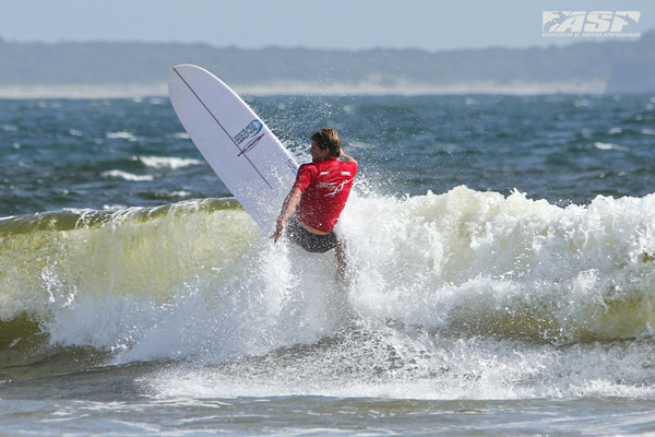 2009 ASP World Longboard Champion Harley Ingleby (Emerald Beach, NSW) advanced into the final of the Australian Longboard Surfing Open today. Photo Credit Luke Sorensen