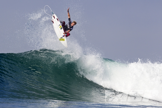 Patrick Gudauskas (USA), 27, had an incredible Round 2 heat against Jeremy Flores (FRA), 24, at the Hurley Pro at Trestles, but was narrowly edged out of the victory by a score of 17.30 to 16.93.