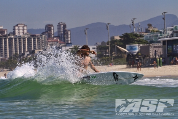 Alejo Muniz (BRA), 23, will face compatriot Miguel Pupo (BRA), 21, in Round 2 of the Billabong Rio Pro.