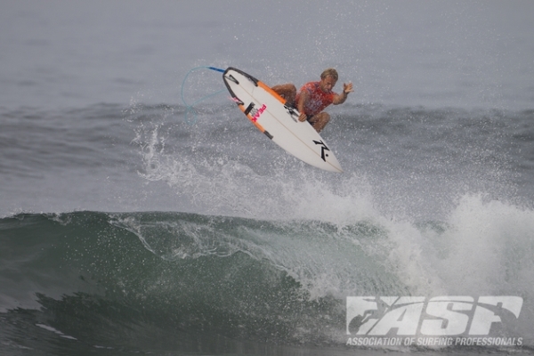 Josh Kerr (AUS), 29, will take on rookie Filipe Toledo (BRA), 18, in Round 3 of the Oakley Pro Bali when competition resumes.