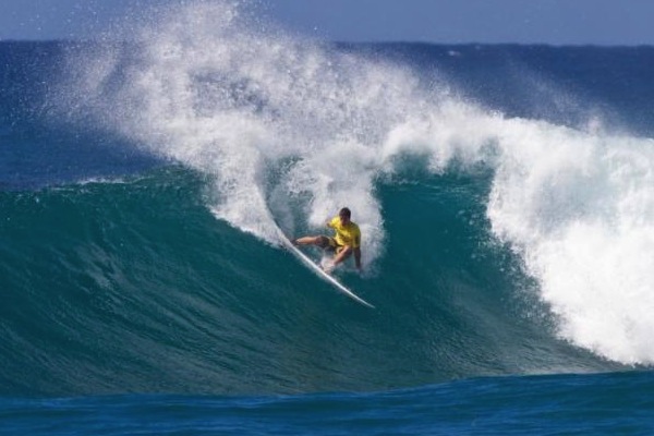  Ian Walsh mid-Sunset Slash. Photo: LaSerena Media