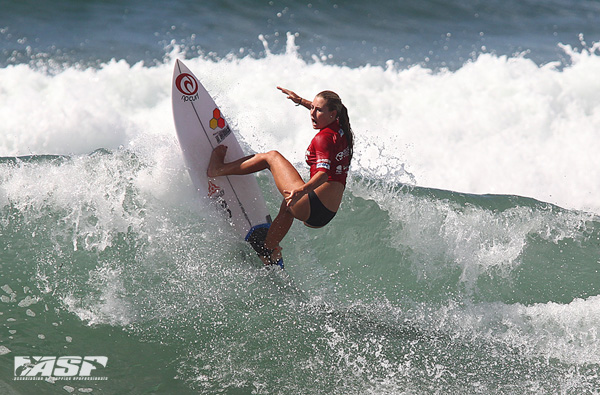 2012 ASP World Junior Champion Nikki Van Dijk at the Burton Toyota Pro Junior today. Pic Sproule/RedMonkey