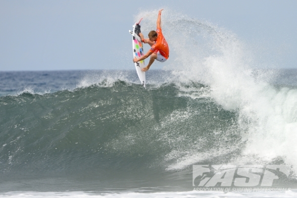 Kolohe Andino (USA), 19, will take on Matt Wilkinson (AUS), 24, in Round 2 of the Oakley Pro Bali.