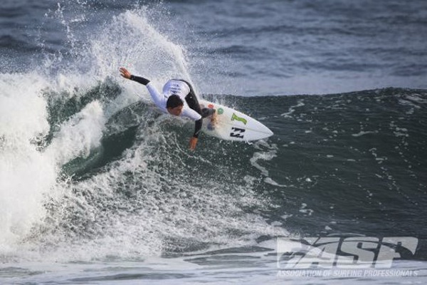 Portuguese talent Tomas Fernandes was a standout at the Sopela O'Neill Pro Junior today.