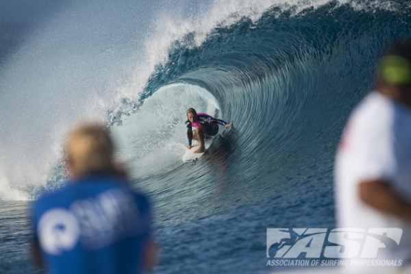 Josh Kerr (AUS), 29, navigates his way into Round 4 of the Billabong Pro Tahiti.