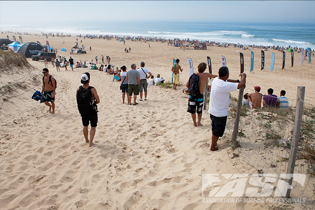 The iconic beachbreaks of South-West France have failed to produce contestable conditions since Friday.