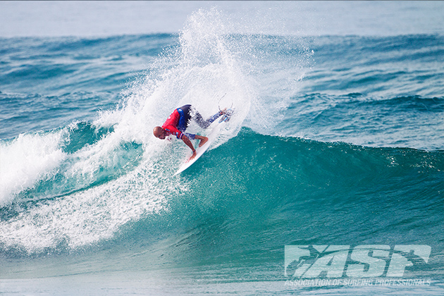 Defending event champion Kelly Slater (USA) will face Euro threat Aritz Aranburu (EUK) when the event resumes.