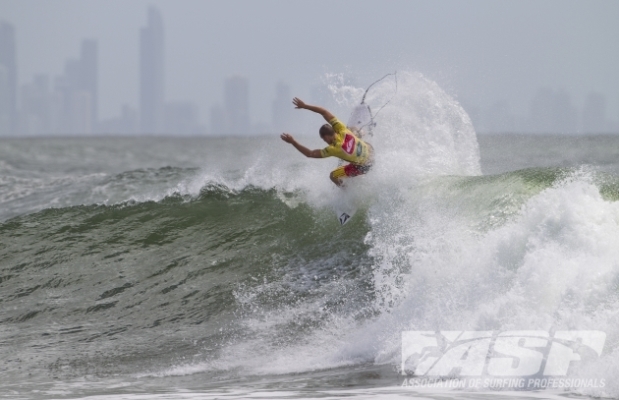 Dusty Payne (HAW) will take on Owen Wright (AUS) in Round 2 of the Quiksilver Pro Gold Coast.