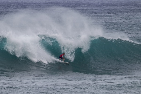 Kelly Slater (USA), 41, finding a rare lefthander at the Vans World Cup of Surfing at Sunset Beach today. 