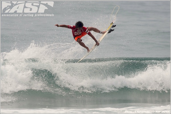 Japan's Reo Inaba won Heat 7 of the Round of 96 at the Billabong Pro Tahara today. 