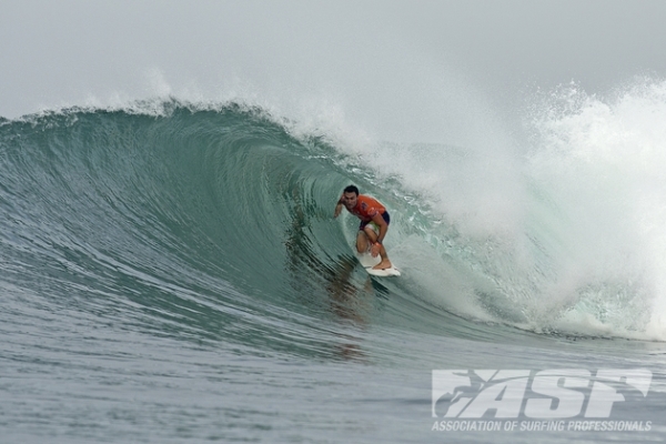 Joel Parkinson (AUS), 32, reigning ASP World Champion, took down Oney Anwar (IND), 19, in Round 2 of the Oakley Pro Bali.