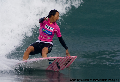 Layne Beachley Surfing Mancora Peru Classic Surf Contest.  Photo Credit ASP Tostee