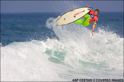 Taj Burrows Bustin Air at The Billabong Pro Mundaka Surf Contest Quaterfinals.  Photo Credit ASP Tostee