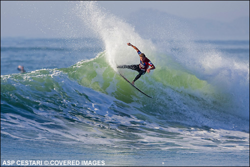 Taj Burrow Surfing into Round 3 at the Hang Loose Santa Catarina Pro Brazil Surf Contest.  Surfing Photo Credit ASP Tostee