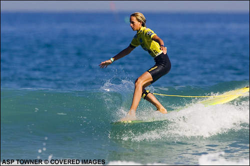 Justine Dupont, 15 Years Old Advances to the Semi Finals at The Roxy Jam Biarrits Womens Longboard Championship Surf Contest. Pic Credit ASP Tostee 