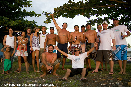 Andy Irons and friends enjoy a stunning sunset at Teahupoo. Pic Credit ASP Tostee