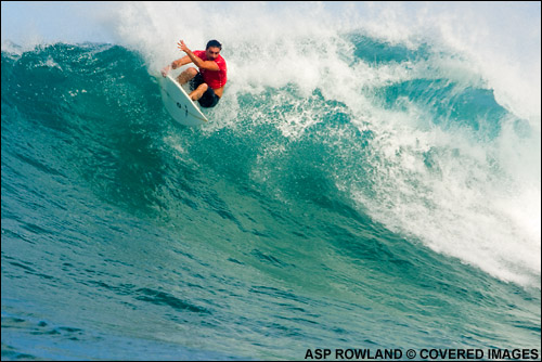 Leonardo Neves Surfing Into 2nd Place at The O'neill World Cup of Surfing at Sunset Beach.  Photo Credit ASP Tostee