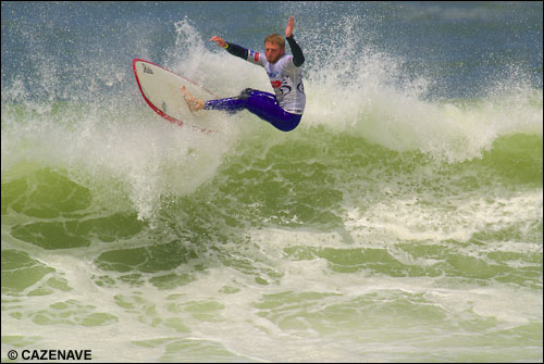 Brazil’s brightest longboarding talent Phil Rajzman (pictured) proved too much for his older friend and mentor Alex “Picaruta” Salazar (Brazil) during their round two clash, which saw Rajzman advance in first place. Pic Credit ASP Tostee