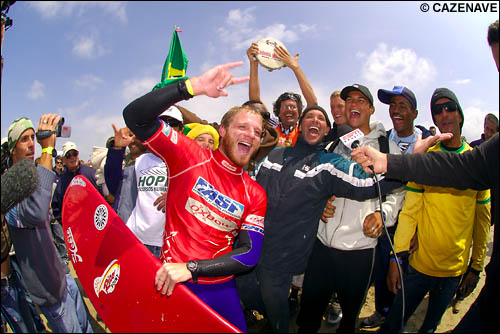 Phil Rajzman (Brazil) emerges from his final heat to a flamboyant crowd after winning the Oxbow Pro World Longboard Championships in Anglet, France. Pic Credit ASP Tostee