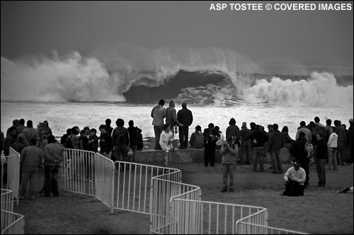 Big Surf at the Rip Curl Pro Arika Chile