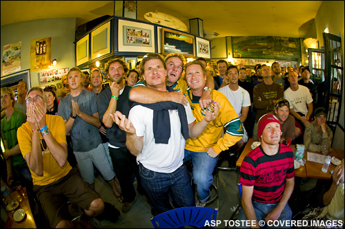 Mick Lowe, Greg Emslie, Mark Occhilupo, Royden Bryson and Adrian Buchan joined hundreds of rugby fans in a local pub to watch the Australia versus England match.  Photo Credit ASP Tostee