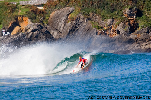 Kelly Slater Surfing Billabong Pro Mundaka.  Photo Credit ASP Tostee