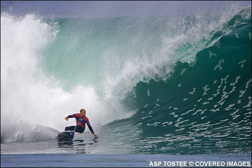 Rip Curl Pro Chile Surf Contest, Kelly Slater went absolutely ballistic in his Round 3 heat to defeat a rampaging Kieren Perrow. Pic credit ASP Tostee.