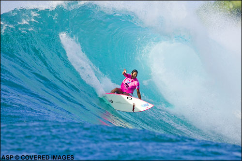 ASP ratings leader Layne Beachley remained in contention for the world title when she advanced out of round three with an outstanding 18.40 heat score. Pic Credit ASP Tostee