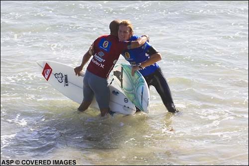 Bede Durbidge Congratulated by Kelly Slater Picture credit ASP Tostee