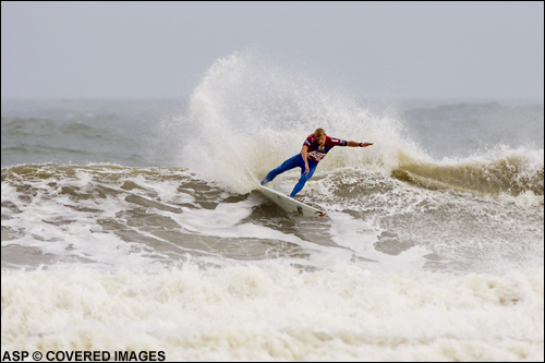 Mick Fanning didn’t let the weather rain on his parade when he defeated Toby Martin in round 3. Fanning now faces Trent Munro in round 4. Picture credit ASP Tostee