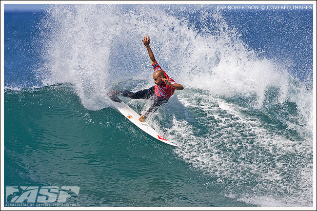 Eight times ASP World Champion Kelly Slater (USA) maintained his sensational form at Winkipop today to win his Round 3 heat over Jihad Khodr (BRA).